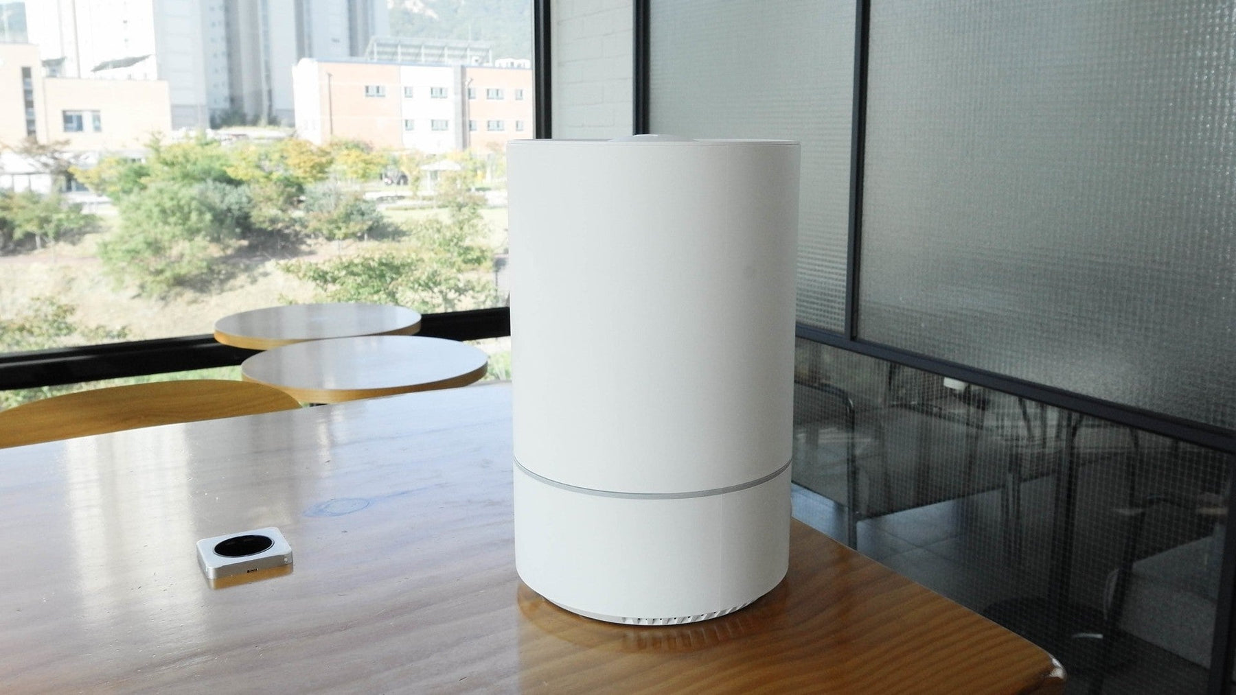 Should I Close the Door When Using a Humidifier: Unfogging the Mystery